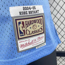 Regata Mitchell & Ness Los Angeles Lakers Alternate Kobe Bryant 2004-2005 Azul