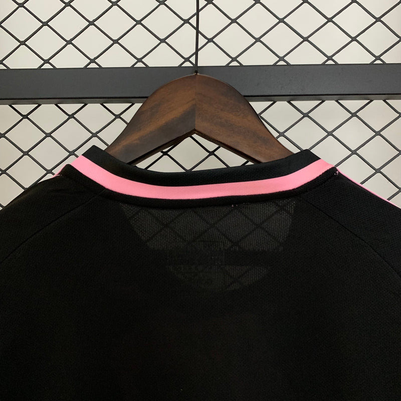 Camisa Real Madrid 25/26 Special Edition - Rosa e Preto